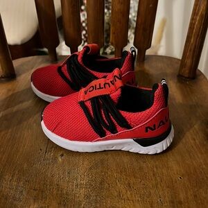 NAUTICA TODDLER  BOYS BENTON SNEAKERS size 5